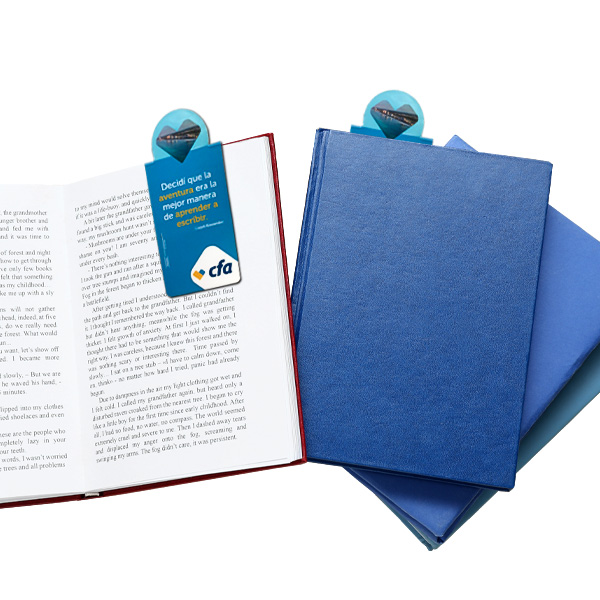 Separadores de libros magnéticos, del grupo CFA con frase personalizada y forma de corazón en la parte superior.