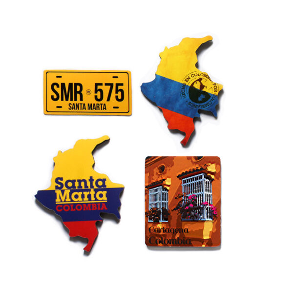 Imanes con volumen en forma del croquis de Colombia, fachadas de las casas y placa de carro.