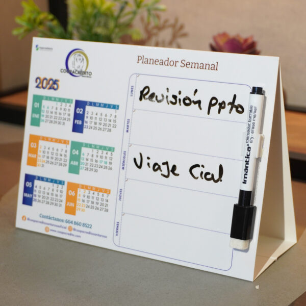 Calendario de escritorio con planeador y marcador borrable negro, perfecto para regalos empresariales.